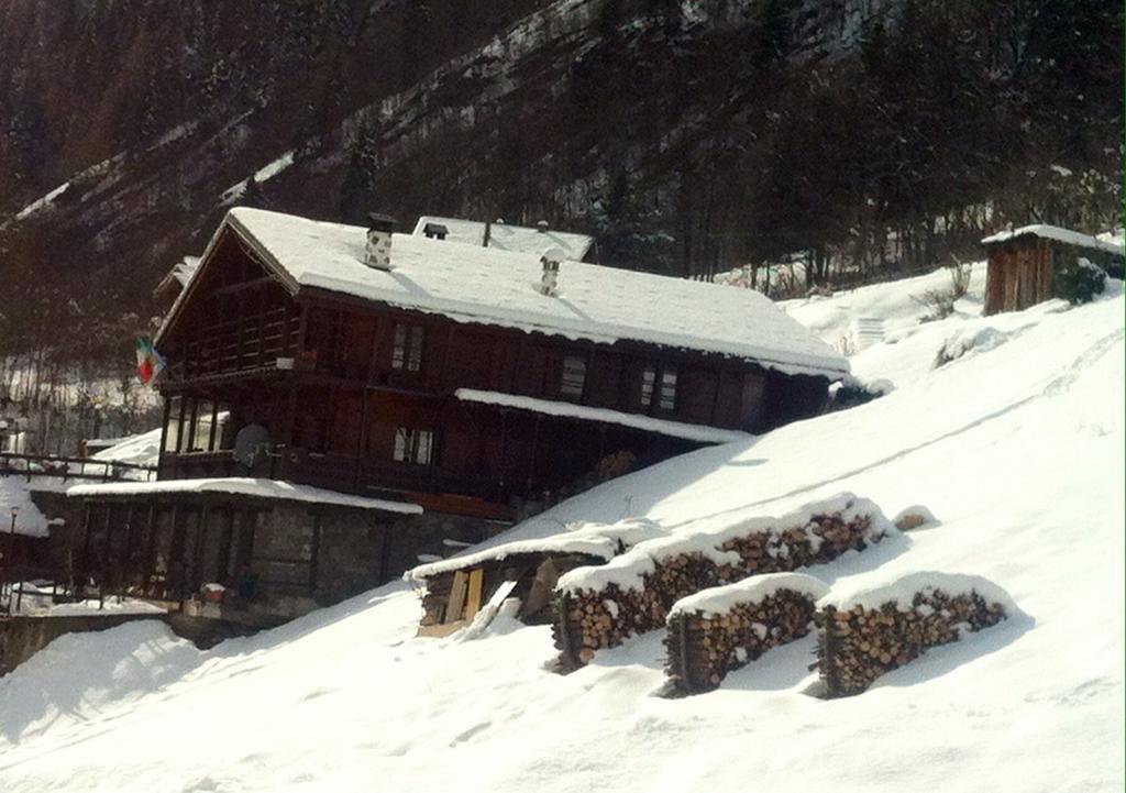 Residence Casa Dei Fiori Alagna Valsesia Bagian luar foto